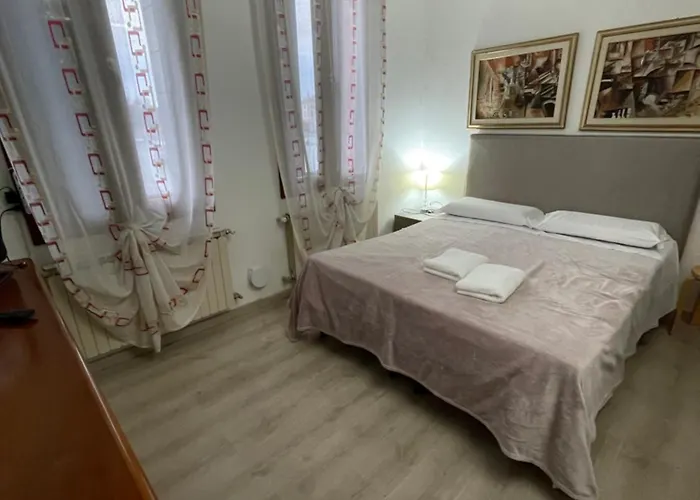 Sunset البندقية